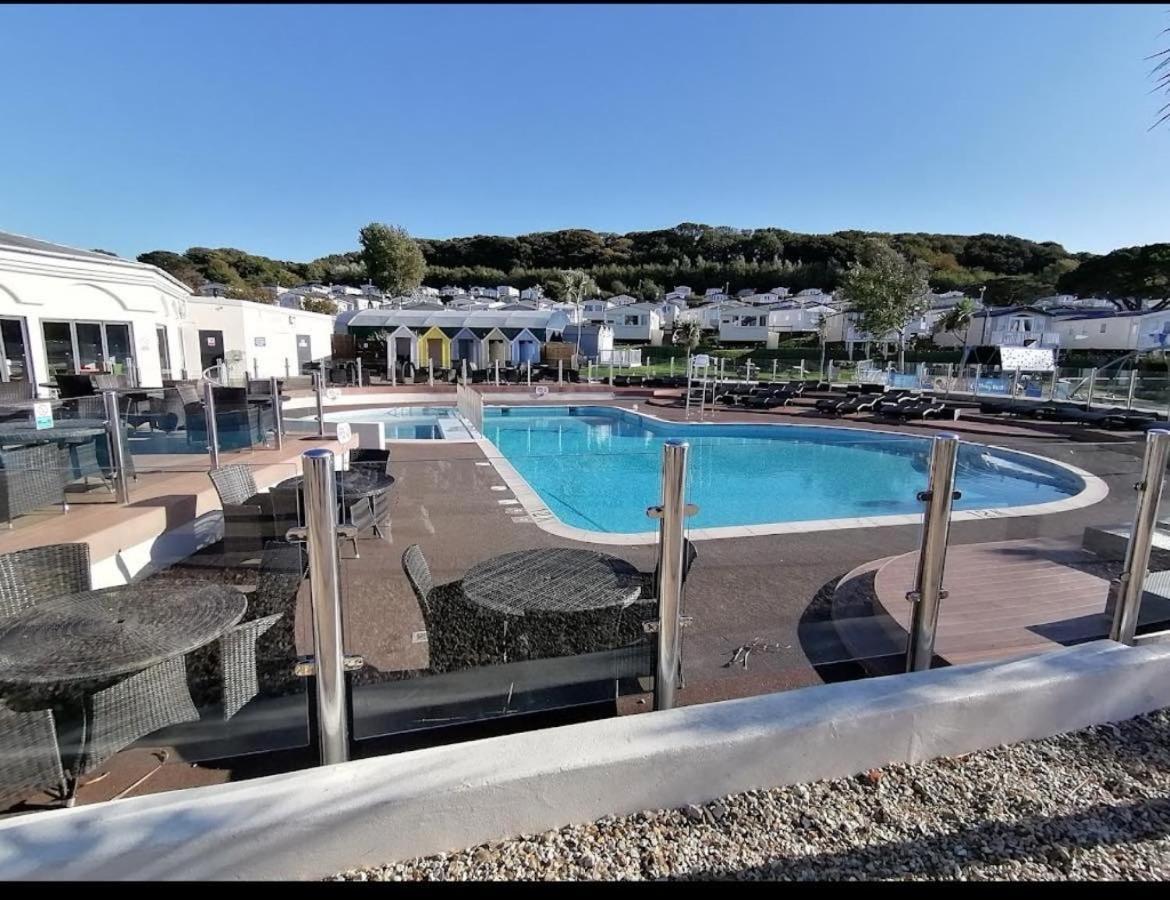 Littlesea Haven Fleetview Hotel Weymouth Exterior photo